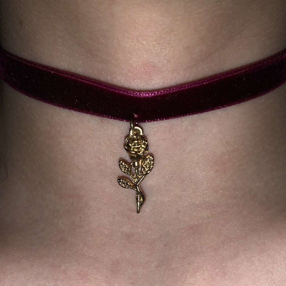 Rose Velvet Choker